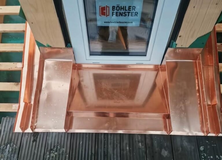 Bavette cuivre appui fenêtre lucarne – couvreur à Villeneuve (04)