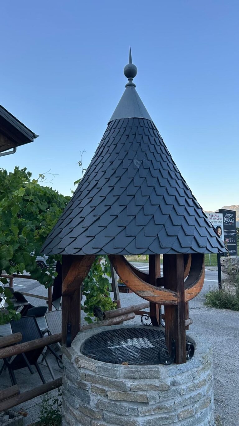 Couverture ardoise toit conique puits – couvreur à Villeneuve (04)