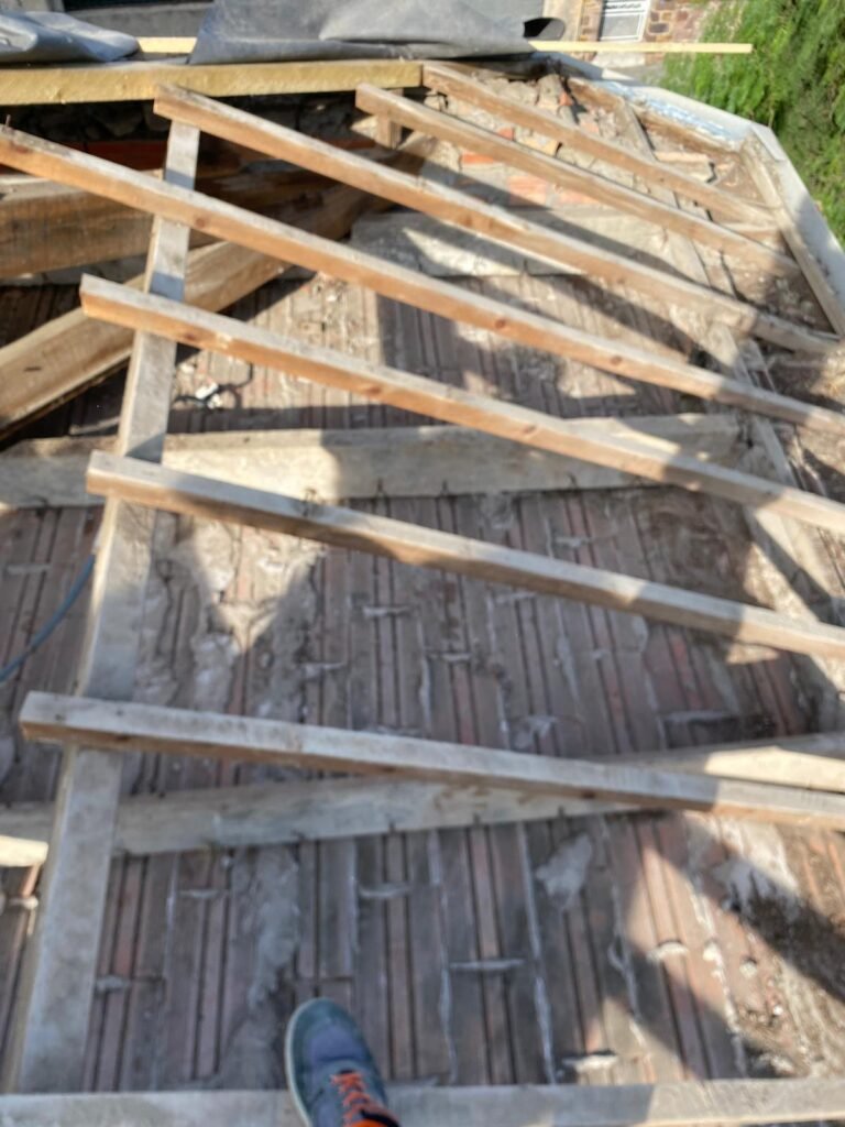Rénovation charpente charpentier – couvreur à Villeneuve (04)