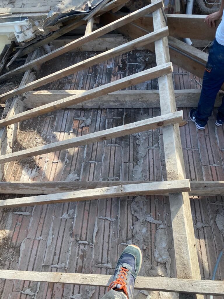 Rénovation charpente isolation – couvreur à Villeneuve (04)
