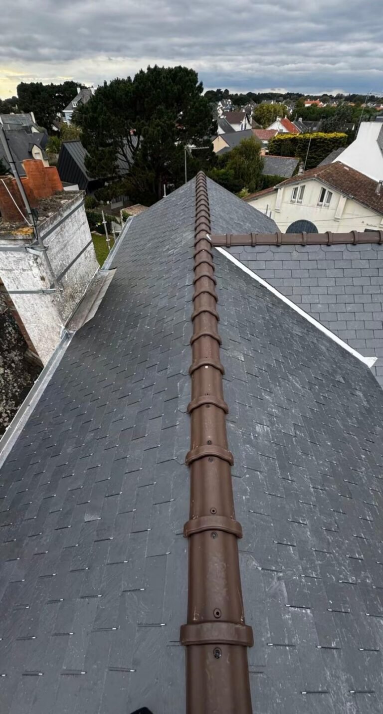 Toiture ardoise neuve faîtage tuiles faîtières – couvreur à Villeneuve (04)